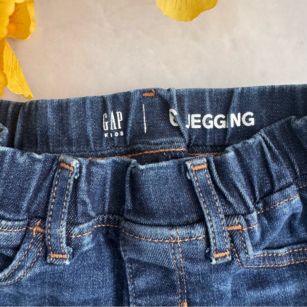 Gap kids medium rinse jeggings size 6, EUC - Picture 3 of 3